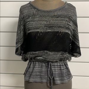 Beautiful knit sweater short sleeve